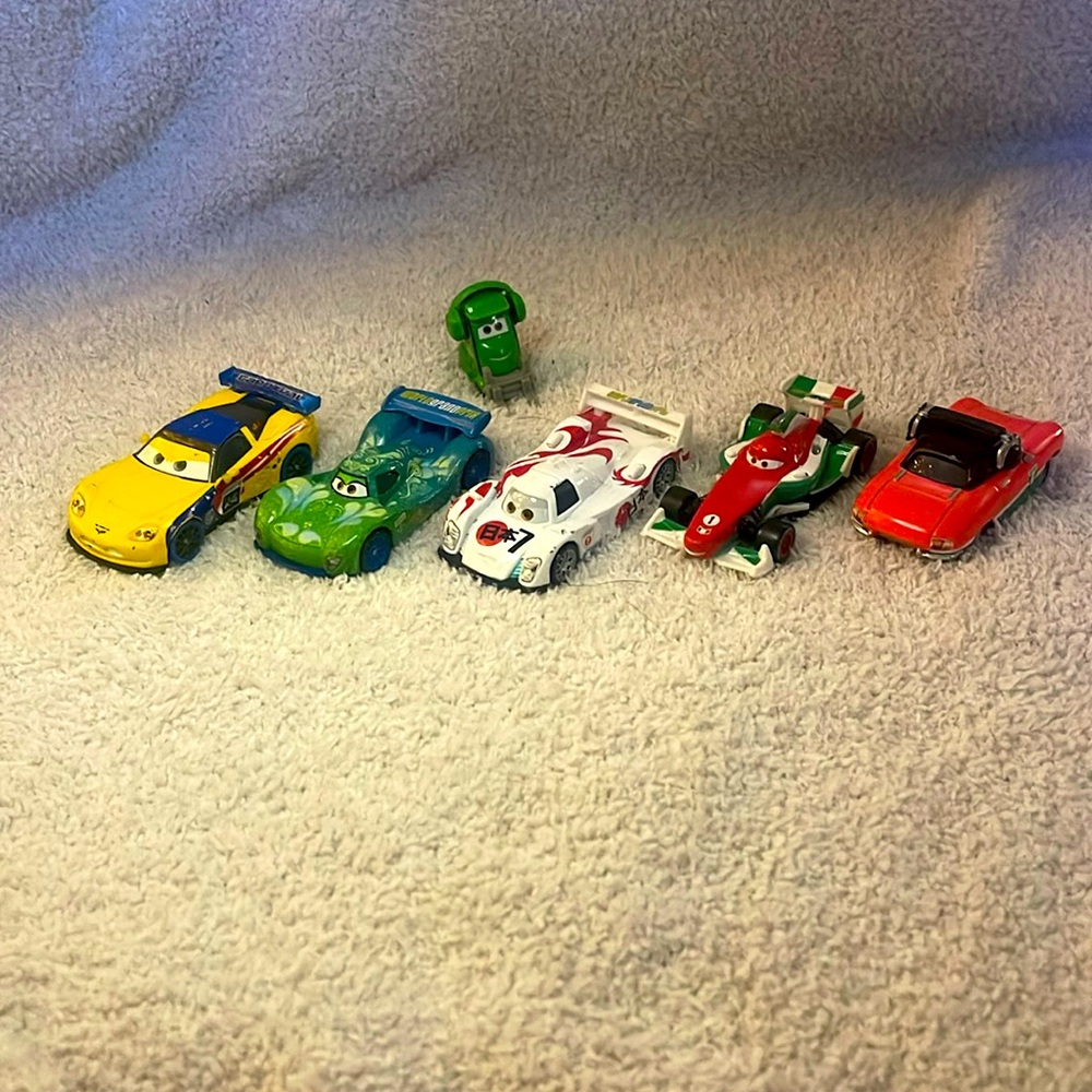 Disney CARS 2 diecast race cars-Set of 6